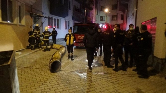 Patates kızartmak isterken evini yaktı!