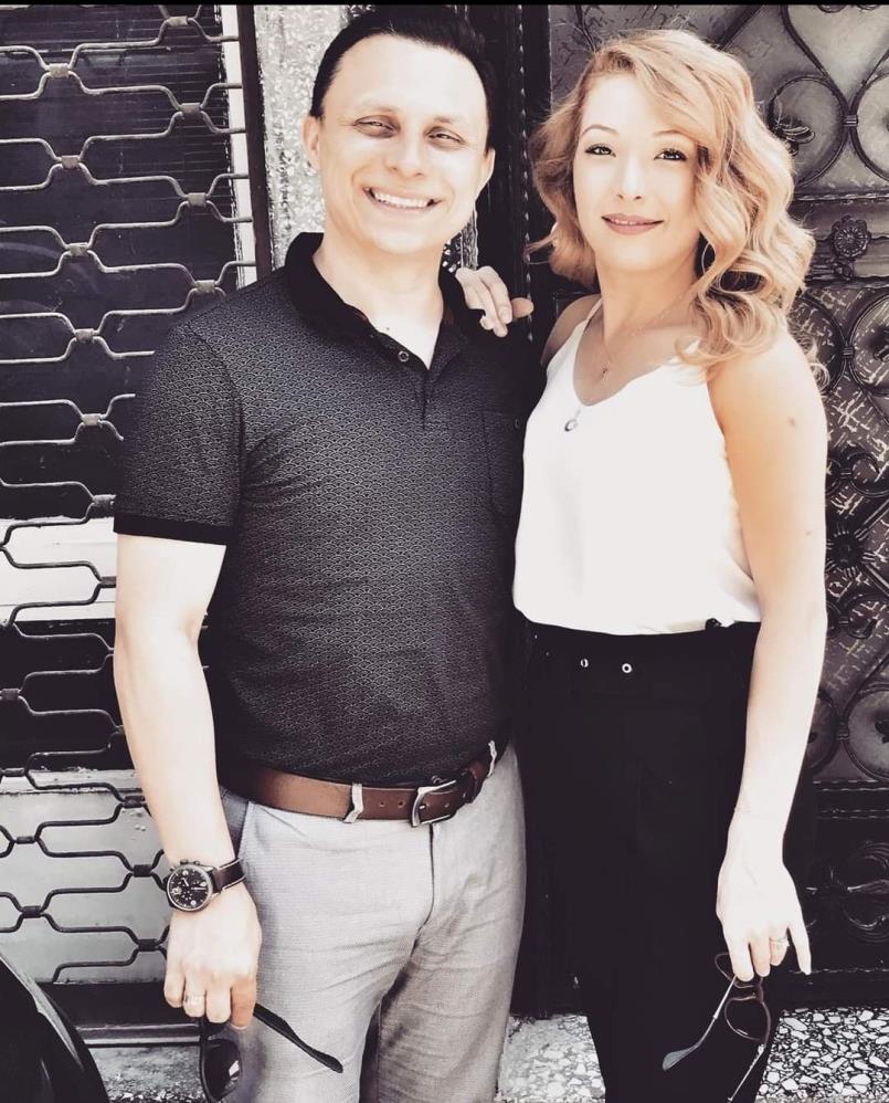 Annesinin bakımı için Bornova'ya gelmişti, eşi ile banyoda ölü bulundu