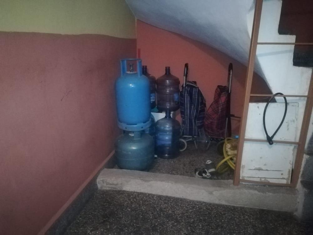 Annesinin bakımı için Bornova'ya gelmişti, eşi ile banyoda ölü bulundu