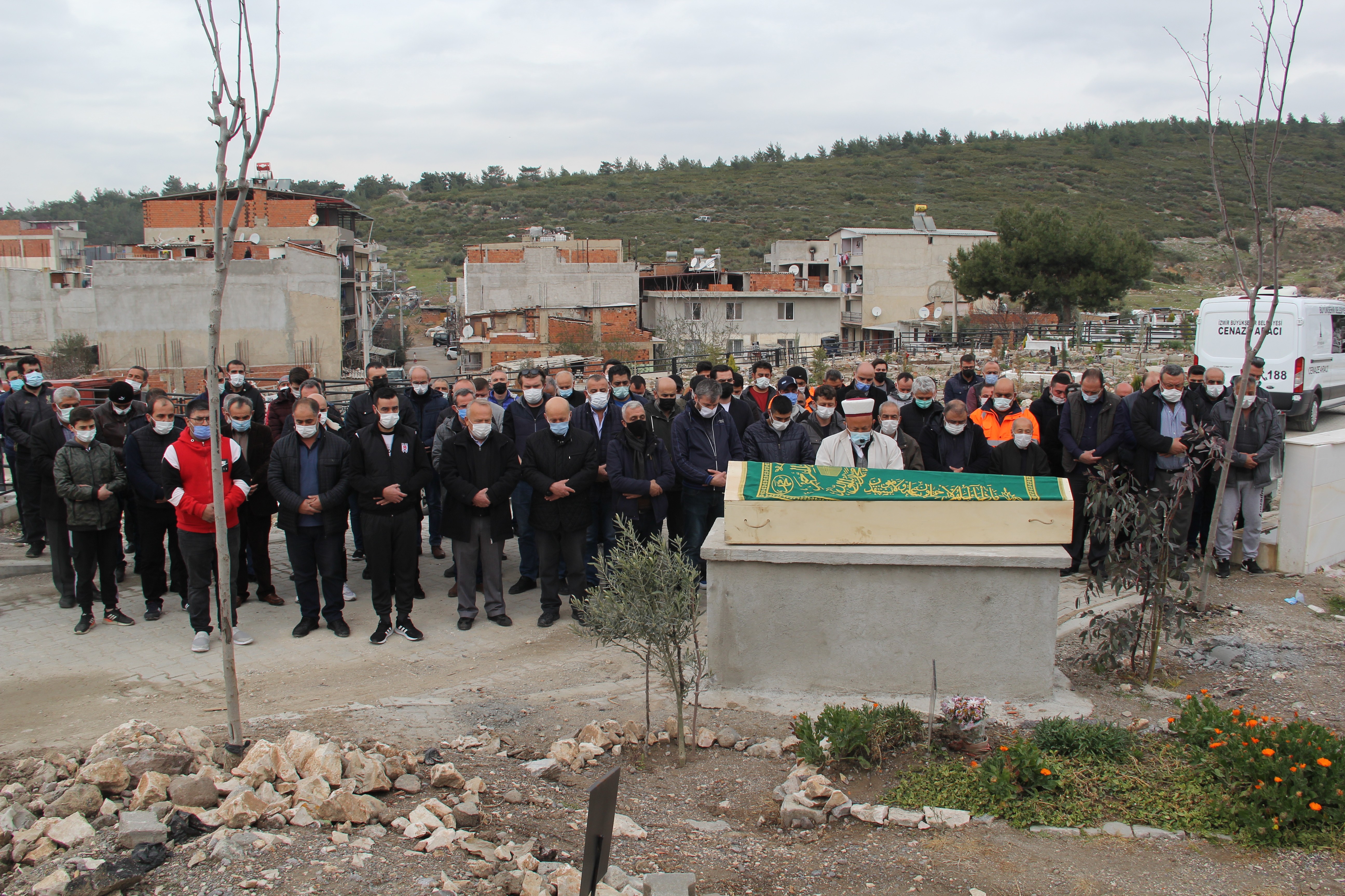Şofbenden sızan gaz sonucu banyoda zehirlenen genç çift gözyaşları ile toprağa verildi