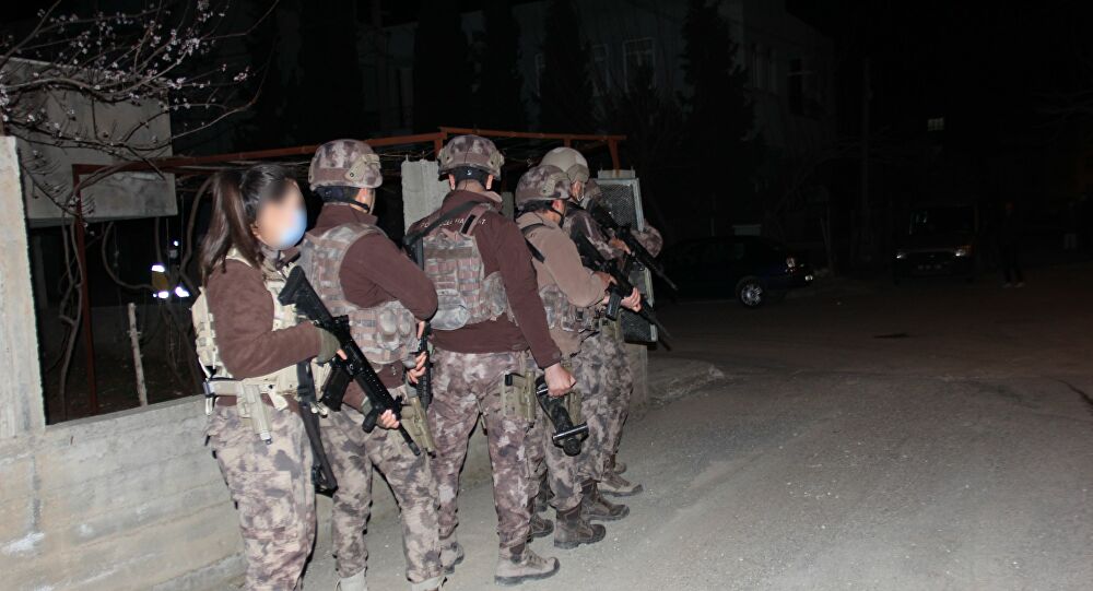 Cinnet geçiren öz anne korku dolu anlar yaşattı!