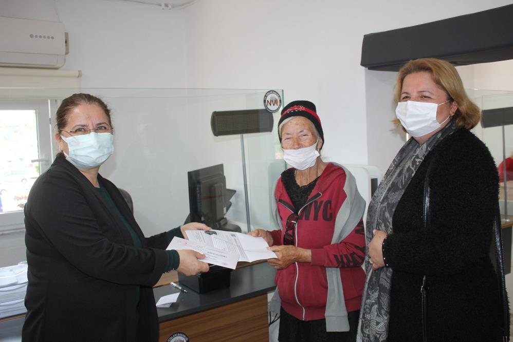 Yıllarca ABDde yaşayan kadın Türkiye'ye geldiğinde kağıt üzerinde ölü olduğunu öğrendi