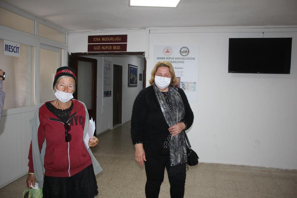 Yıllarca ABDde yaşayan kadın Türkiye'ye geldiğinde kağıt üzerinde ölü olduğunu öğrendi