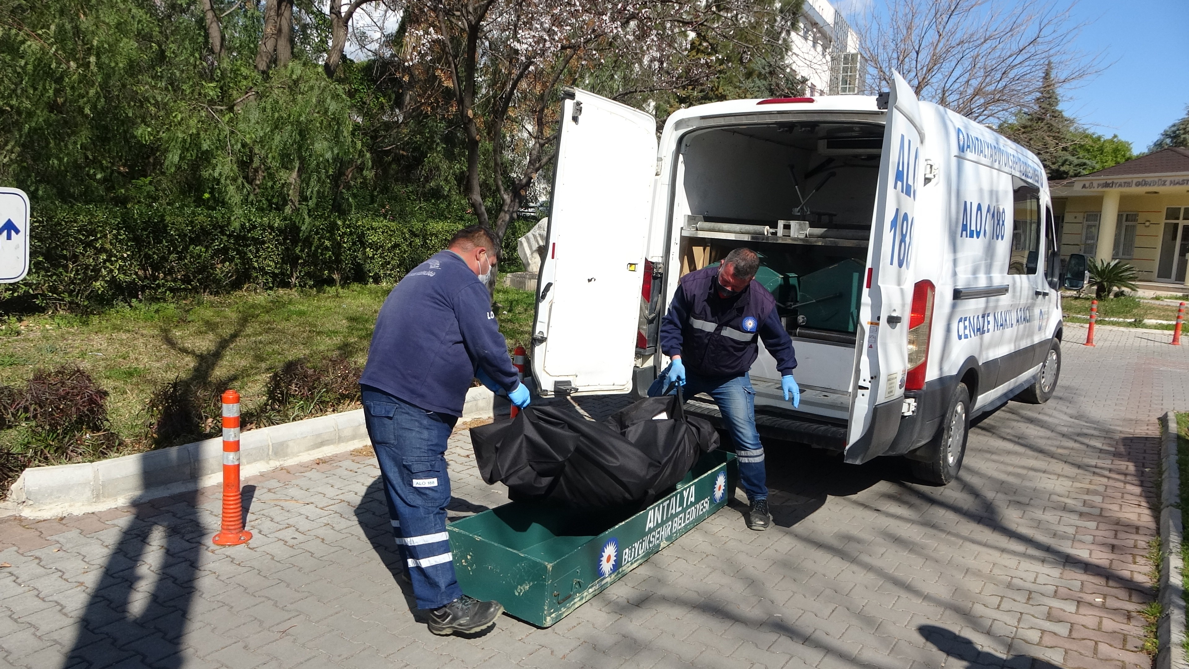 Antalya'da hastane bahçesinde kafatası bulundu
