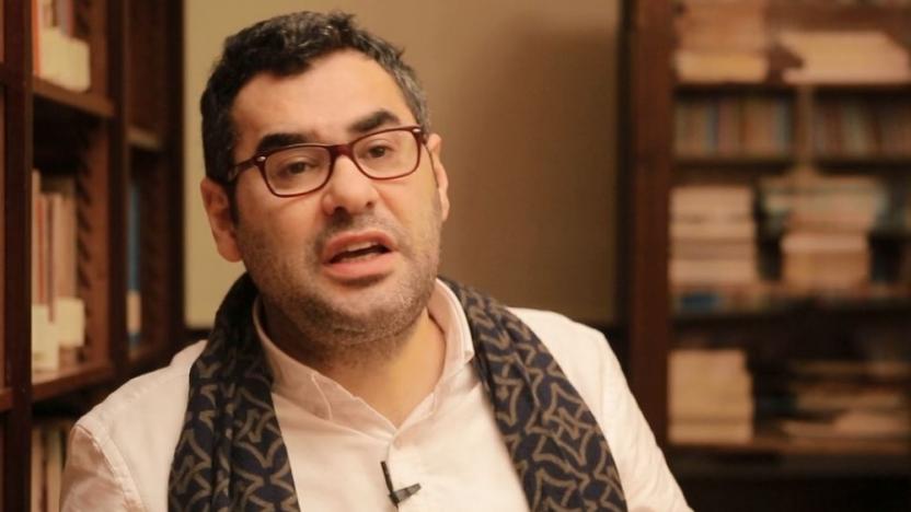 Enver Aysever sosyal medyadaki paylaşımı yüzünden gözaltına alındı