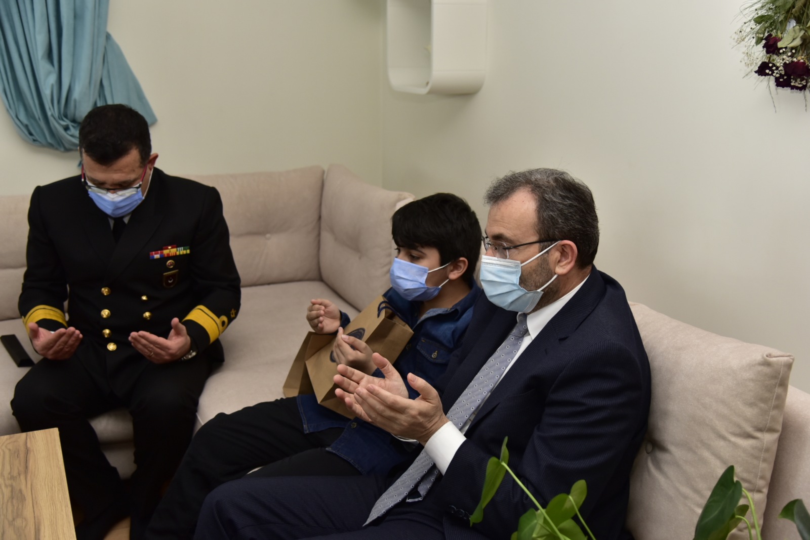 Başkan Ahmet Cin'den şehit ve gazi ailelerine 18 Mart ziyareti!