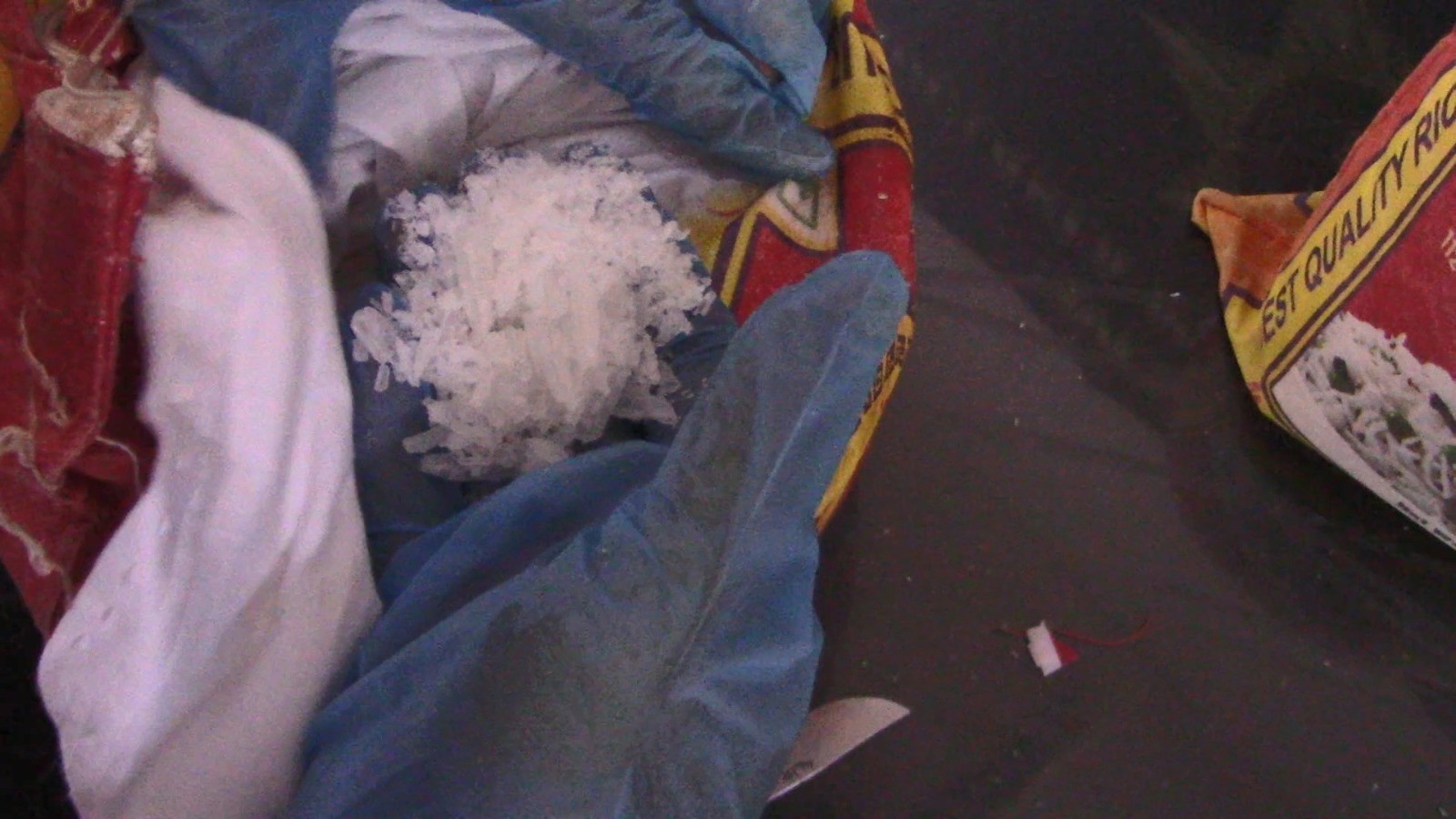 Mersin'de kargoyla uyuşturucu yolladılar