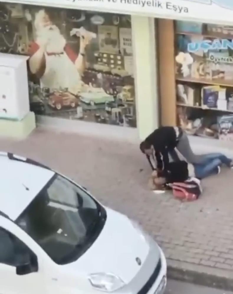 Transseksüel bireyi sokak ortasında öldüresiye döven şahıs tutuklandı