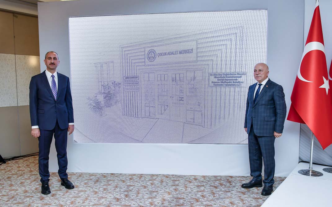 Adalet Bakanı Gül'den kadına şiddet yorumu: Tek birinin dahi yüz yüze gelmediği vakte kadar çalışmaya devam!