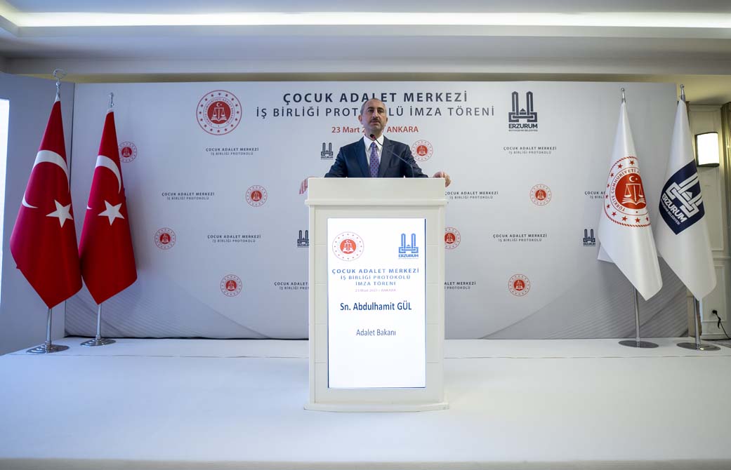 Adalet Bakanı Gül'den kadına şiddet yorumu: Tek birinin dahi yüz yüze gelmediği vakte kadar çalışmaya devam!