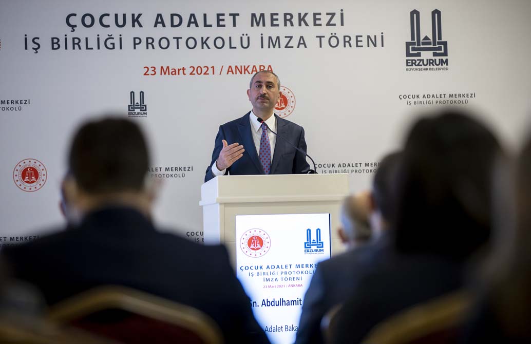 Adalet Bakanı Gül'den kadına şiddet yorumu: Tek birinin dahi yüz yüze gelmediği vakte kadar çalışmaya devam!