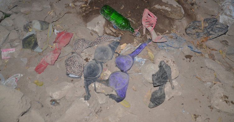 Define avcıları yüzyıllık tarihi mezarlara zarar verdi