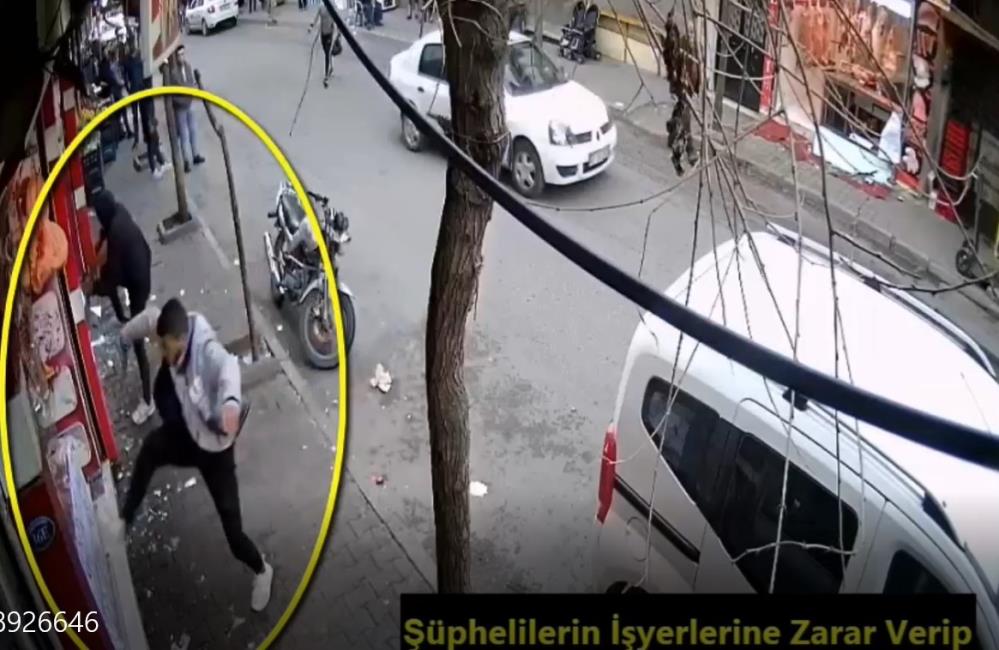 Gaziantep'te korku dolu anlar! İş yeri çalışanlarına saldırıp kasadaki paraları çaldılar