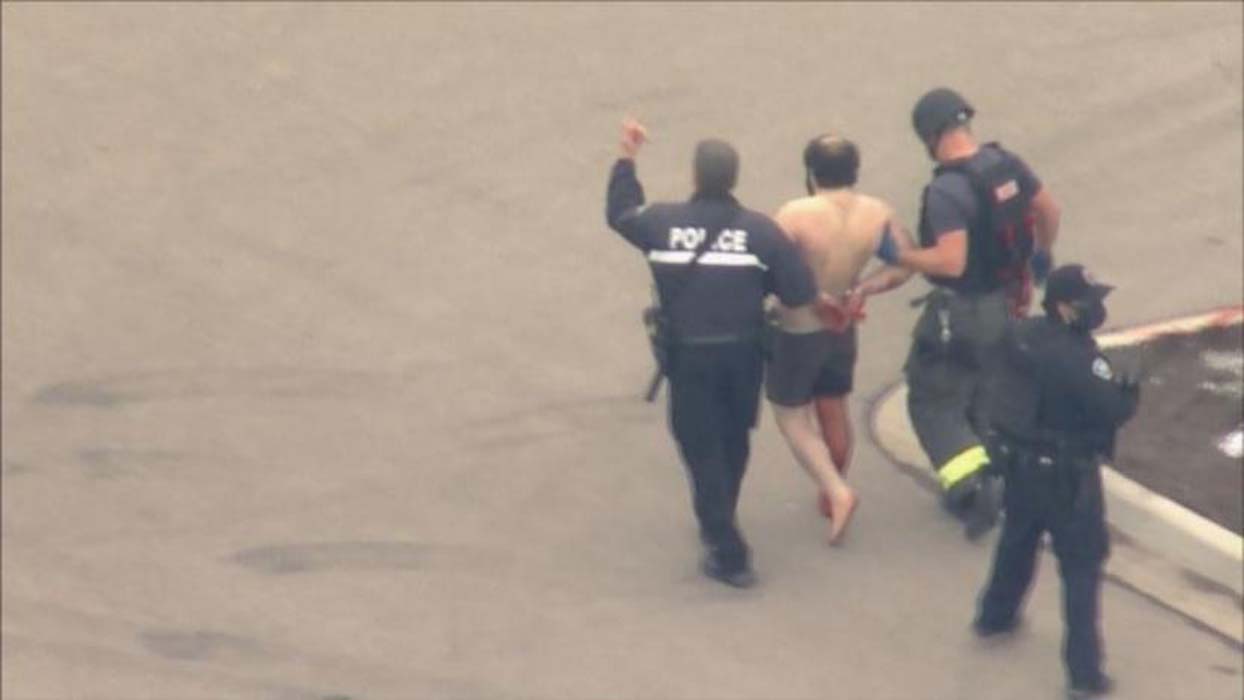 ABD'de silahlı saldırı: Biri polis 10 kişi öldürüldü