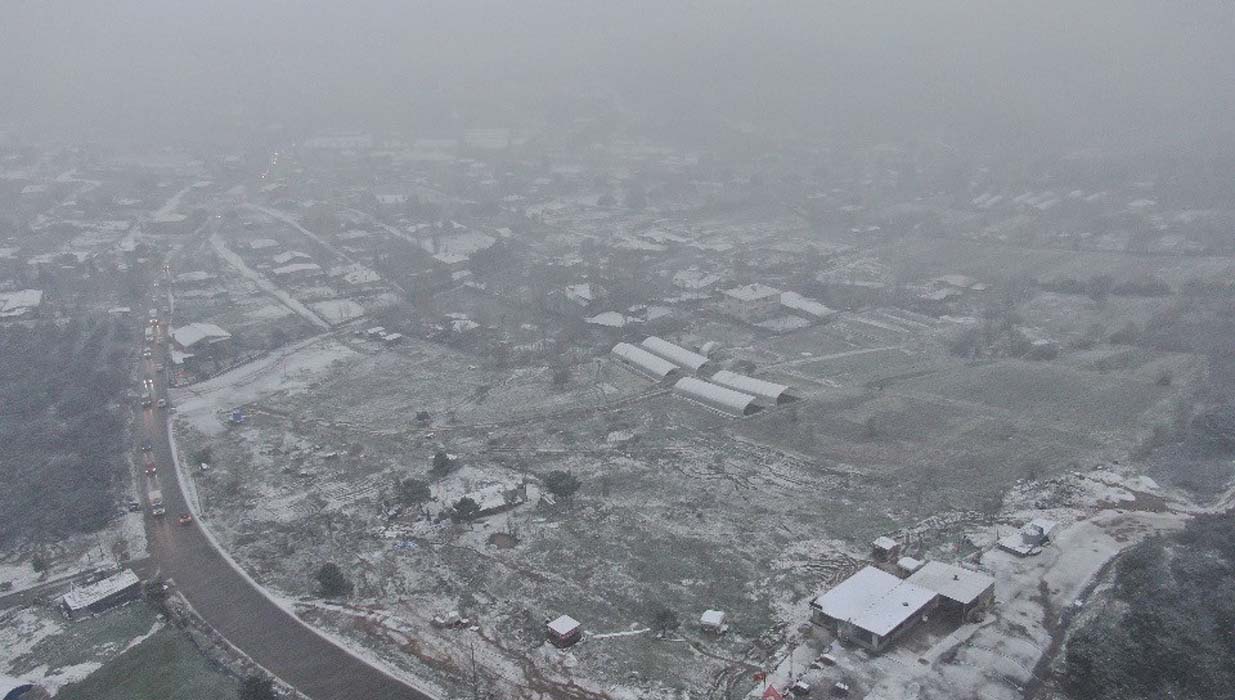 Kar yağışı ve kazalar İstanbul trafiğini kilitledi: Yoğunluk yüzde 60’a ulaştı