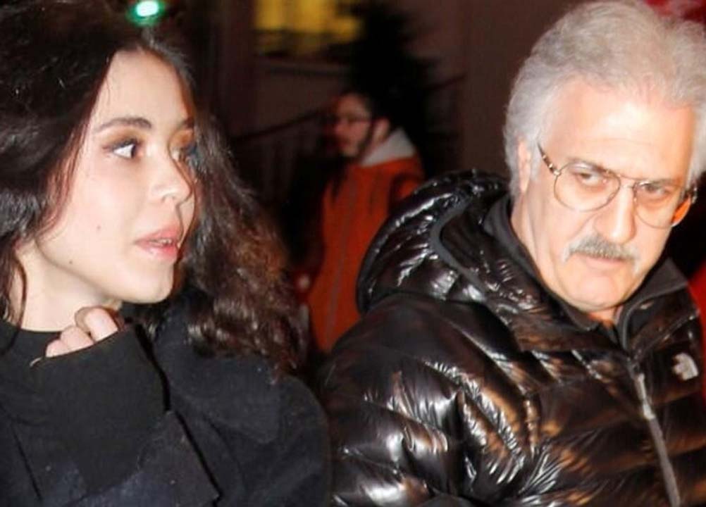 Tamer Karadağlı'dan 30 yaş küçük sevgilisini eleştirenlere tepki: Karışmak kimsenin haddi değil!