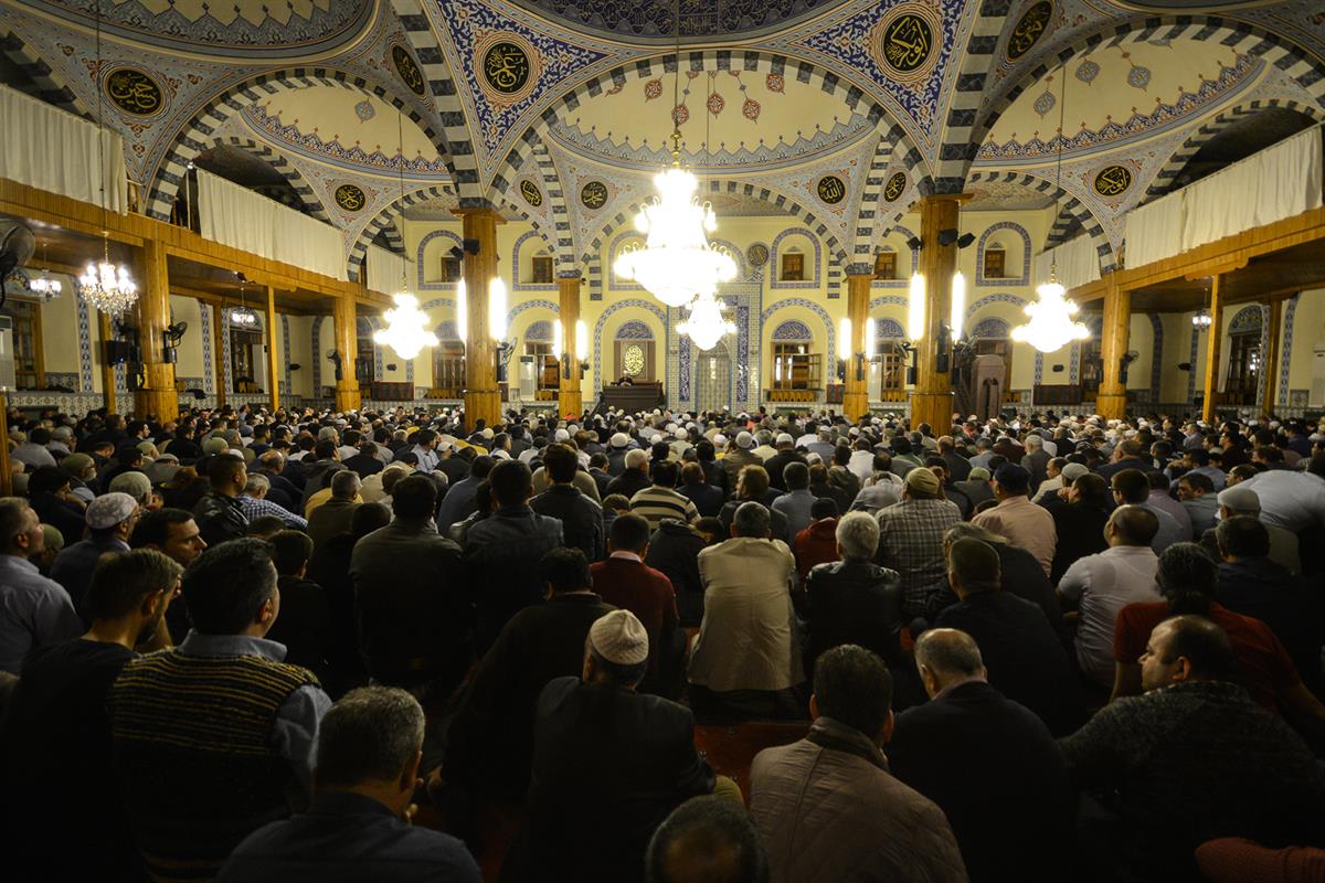 Berat kandilinde hangi sureler okunur? | Berat kandili okunacak sureler Diyanet