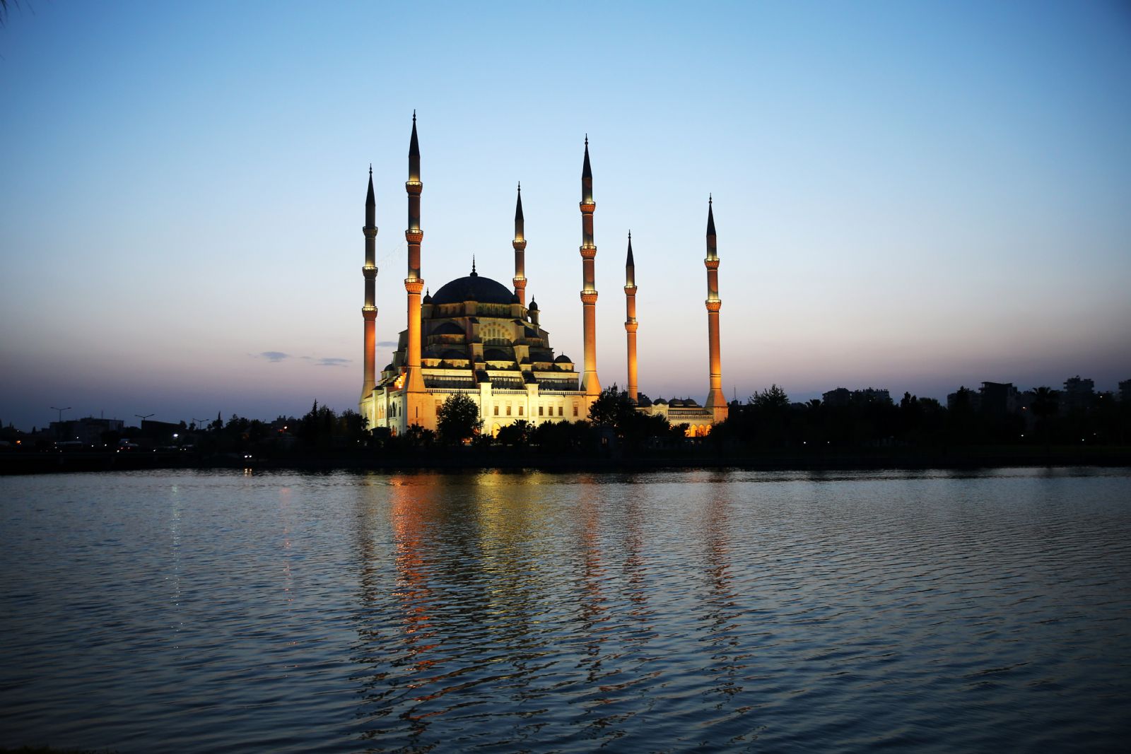 Berat kandili nedir, niçin kutlanır? Berat Kandili (gecesi) hadis ve ayetleri