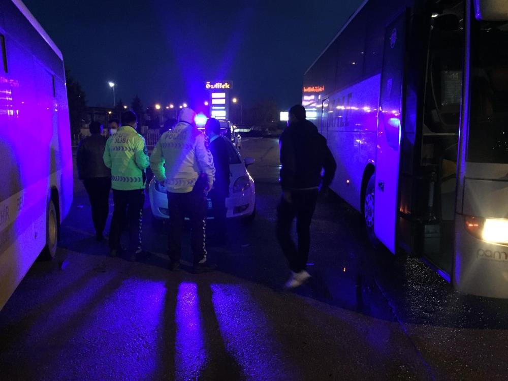 Otobüz muavini ile yolcu arasında maske kavgası