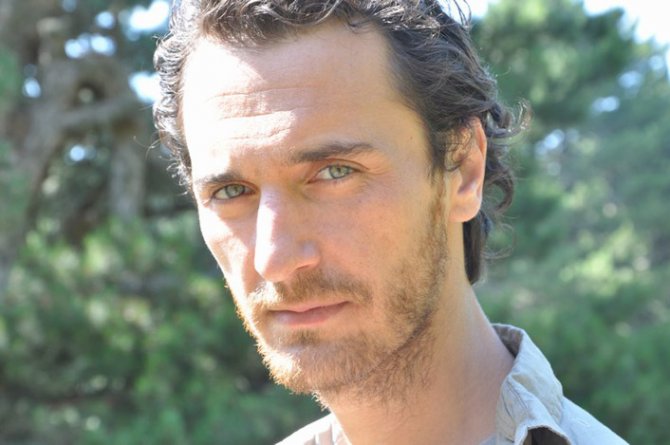 Fırat Çelik dansıyla yeni yaşını kutladı!