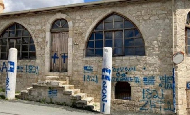 Son dakika | Ömer Çelik: Cami duvarına haç çizip “Türklere ölüm” tehditleri savurmak ırkçı bir zihniyetin ilkel yansımasıdır