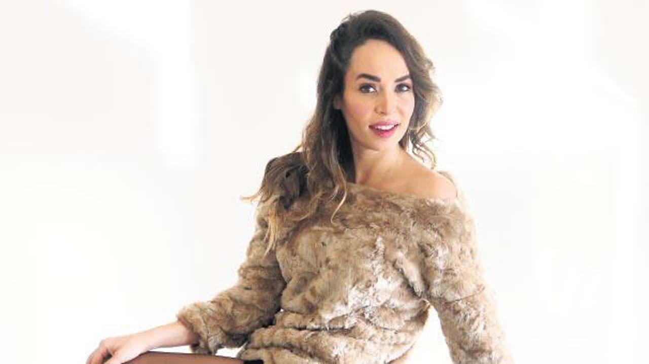 Esra Ronabar kimdir, nereli ve kaç yaşında? 