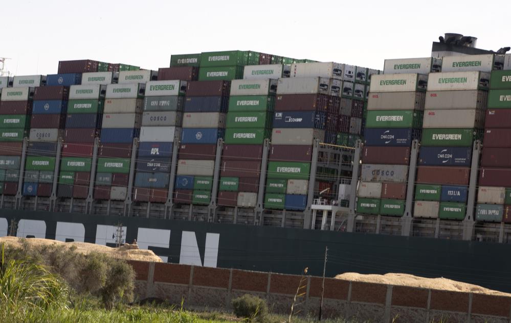 Süveyş Kanalı'ndaki kaza global ticareti felç etti: Tek çare Türkiye!