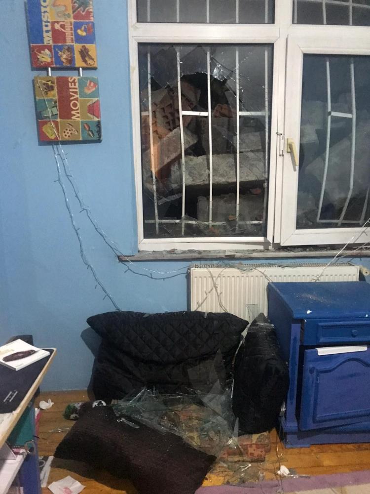 İstanbul'da istinat duvarı çöktü: Facianın eşiğinden dönüldü!