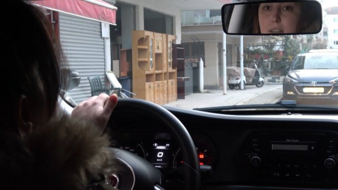 Bursa'da 10 yaşındaki çocuk otomobil hırsızına engel oldu!