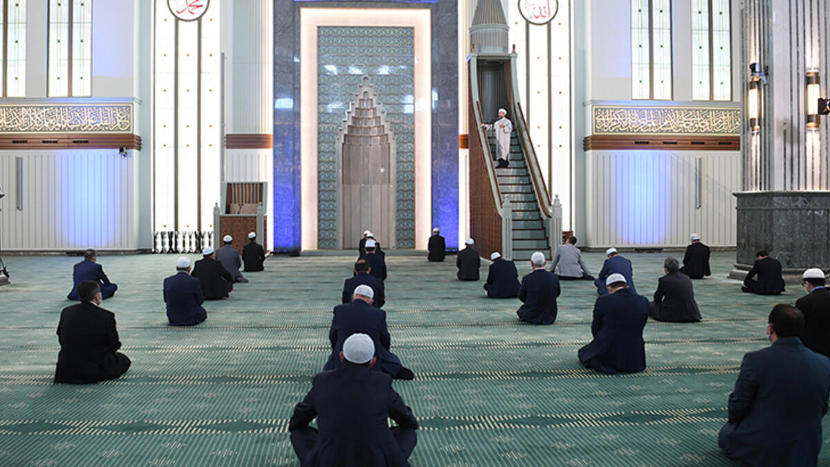 Ramazanda teravih olacak mı 2021? Camilerde teravih namazı kılınacak mı?