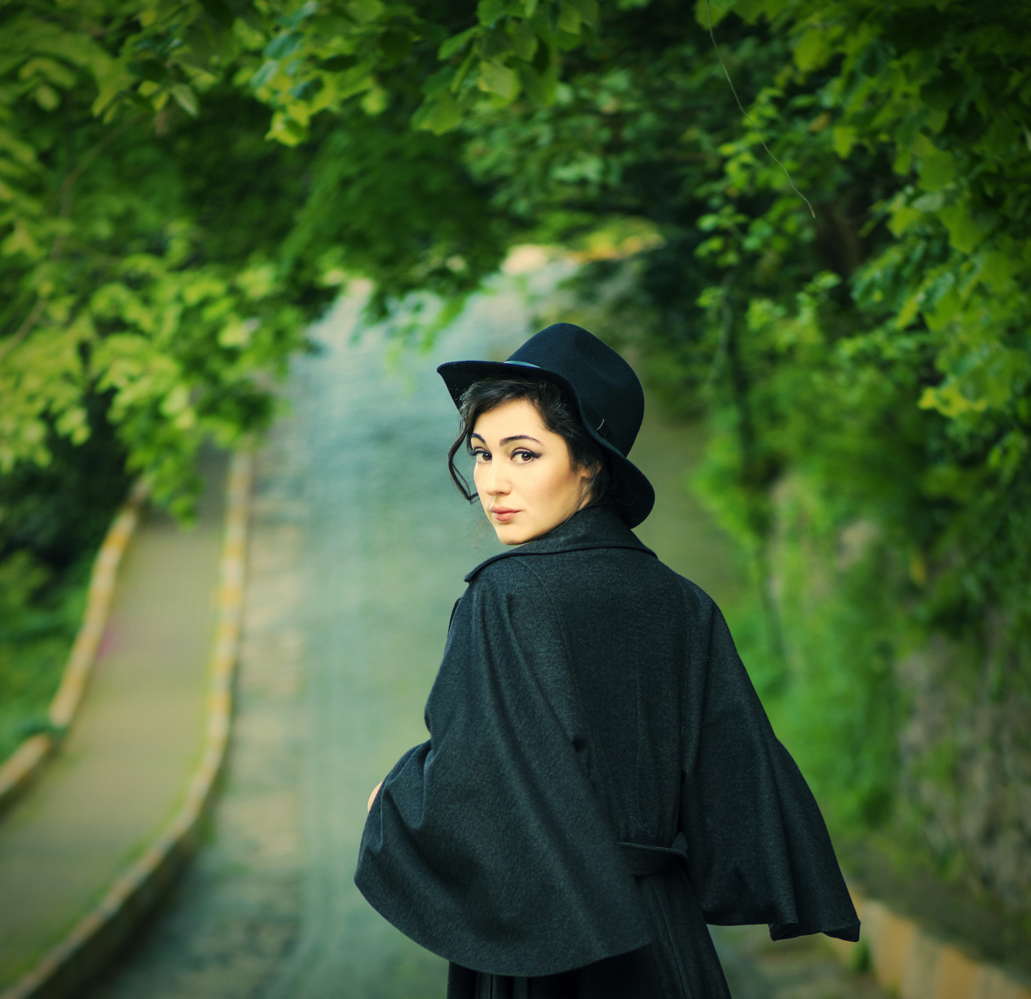 Kırmızı Kamyon dizisi Zehra kimdir?