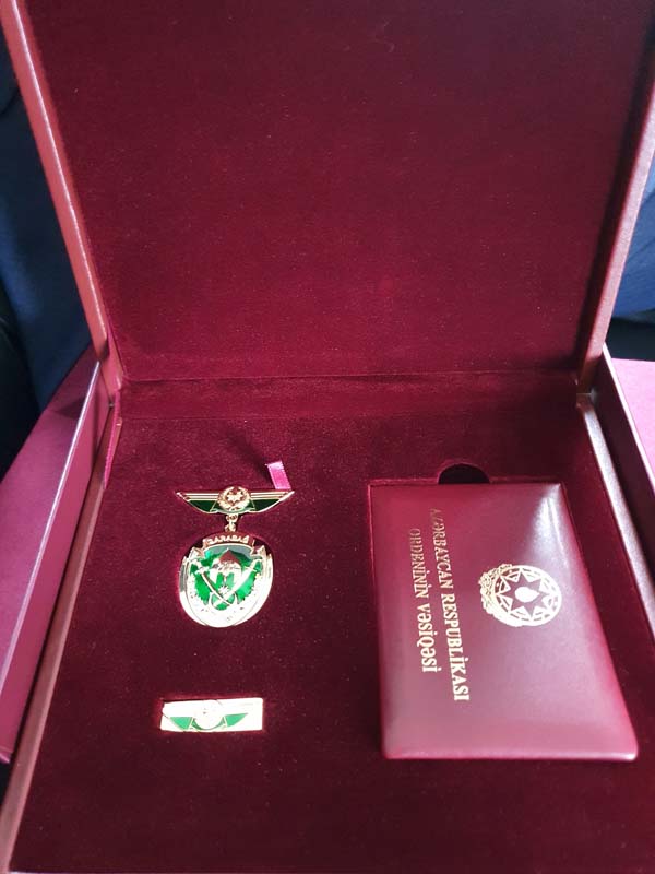 Baykar Teknik Müdürü Selçuk Bayraktar'a Karabay Nişanı! Aliyev bizzat takdim etti