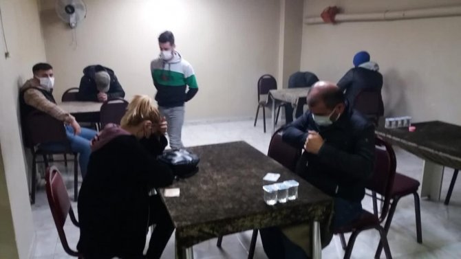 Eskişehir'de Dernek görünümlü kumarhanelere baskın: 434 bin 700 lira idari para cezası kesildi