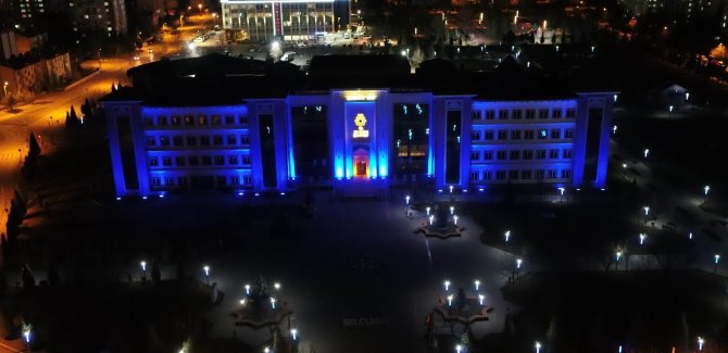 Konya, Selçuklu’da belediye hizmet binası otizm dikkat çekmek için mavi oldu