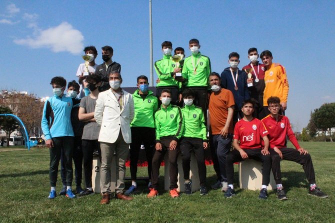 246 atlet zorlu parkurda birincilik için koştu