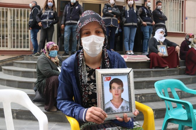 Evlat nöbetindeki acılı ailelerden HDP'ye çağrı: Çocuklarımızı geri versinler!