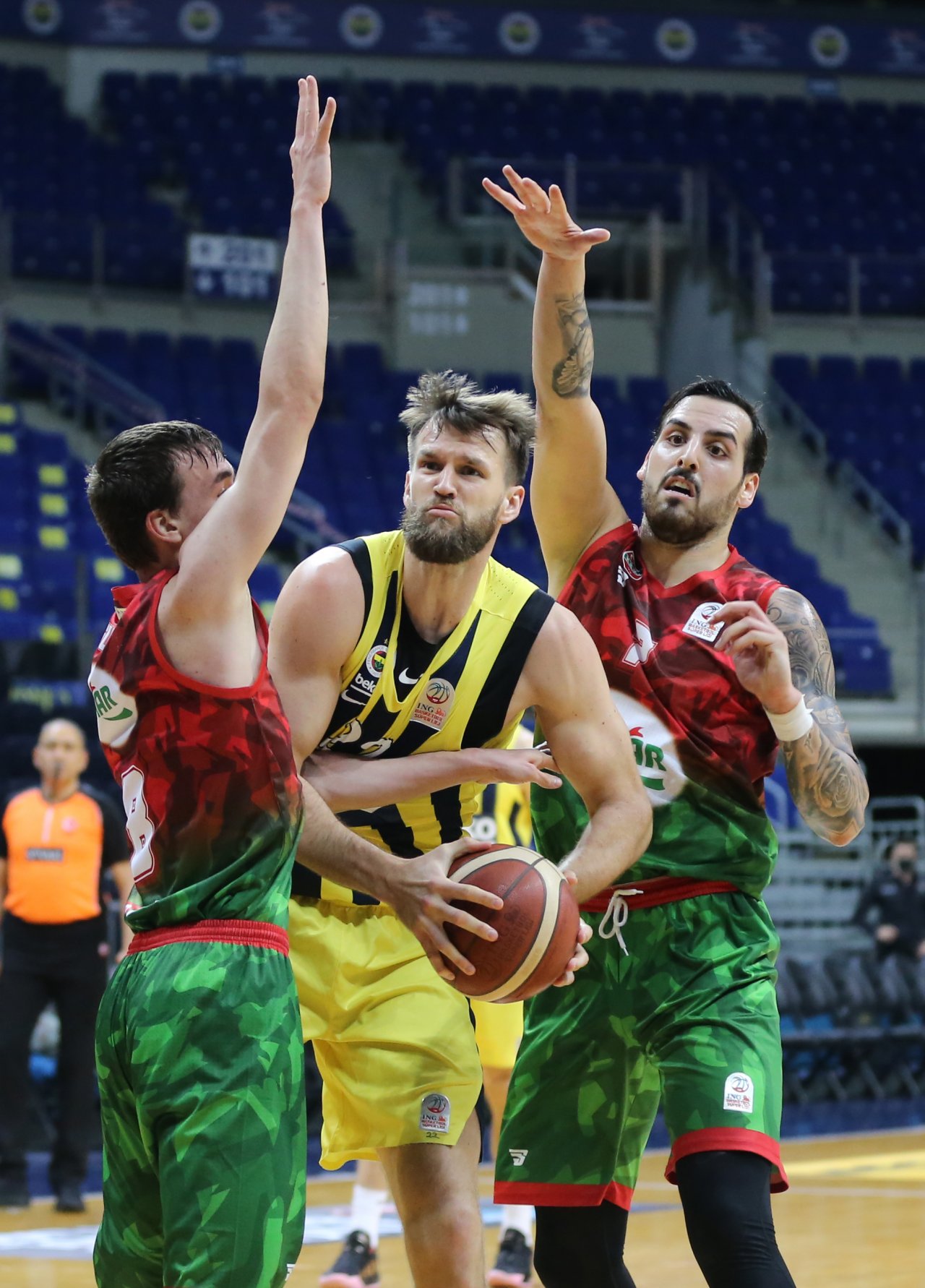 ING Basketbol Süper Ligi'nde Fenerbahçe Beko Pınar Karşıyaka'yı 117-59 yendi