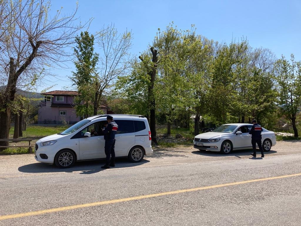 Muğla'da Covid-19 tedbirlerine uymayan 66 kişiye ceza kesildi