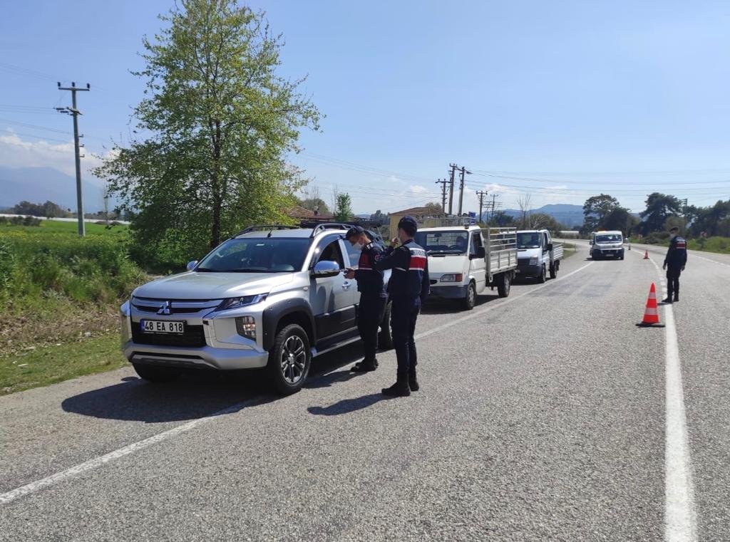 Muğla'da Covid-19 tedbirlerine uymayan 66 kişiye ceza kesildi