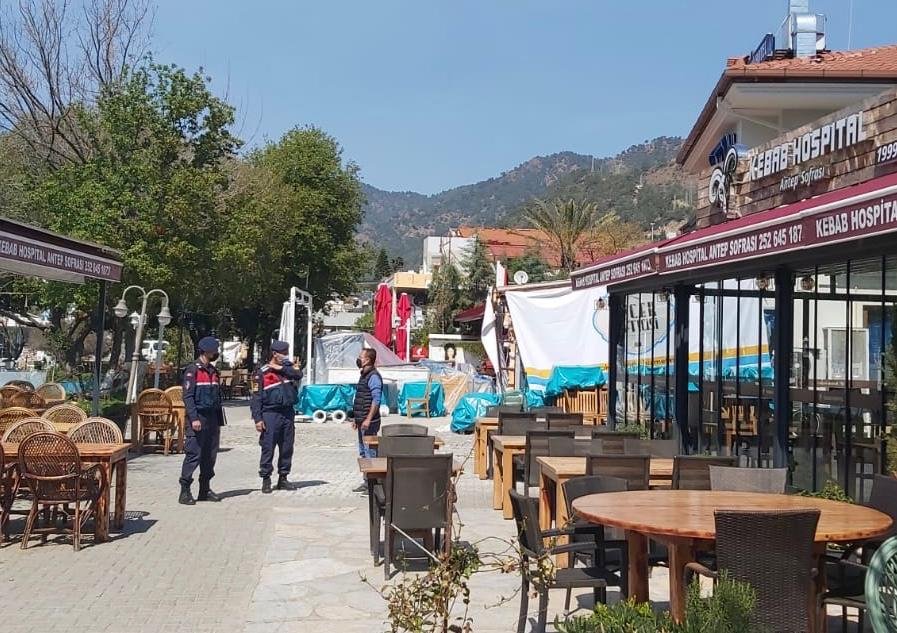 Muğla'da Covid-19 tedbirlerine uymayan 66 kişiye ceza kesildi