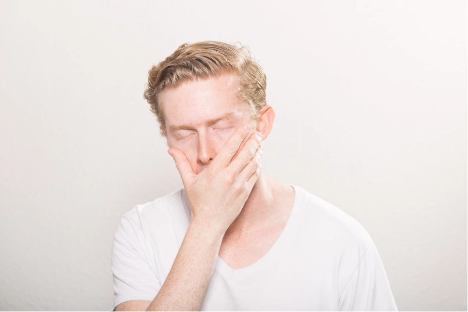 Mide bulantısı korona belirtisi mi?