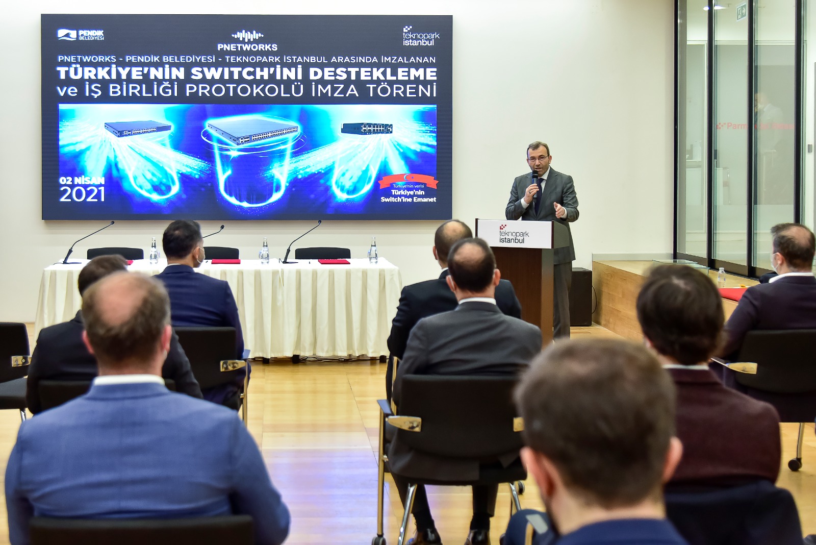 Pendik Belediyesi'nden bir ilk daha! Türkiye’nin ilk yerli Switch (ağ anahtarı) Pendik güvencesinde!