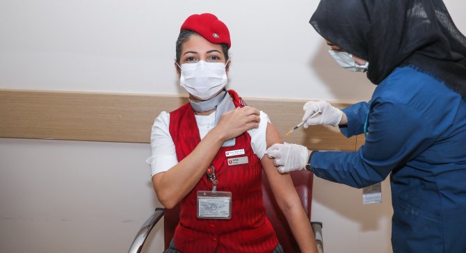 Aşılanmada öncelik sırasında olan THY uçuş ekipleri aşılanmaya başladı