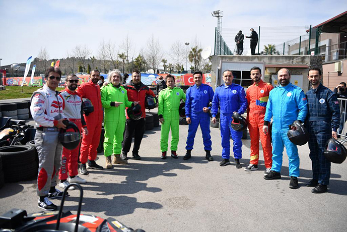 Tuzla'da ünlü radyocuların karting yarışı nefesleri kesti!