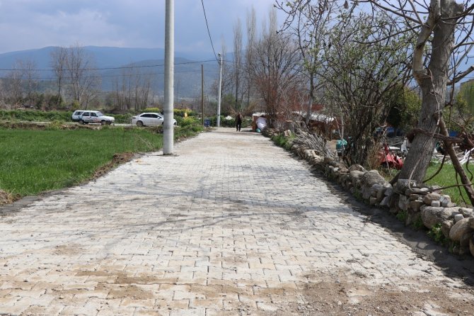 Engelli gencin evine giden yol baştan sona yenilenecek