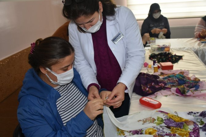 Gittiği iğne oyası kursu sayesinde kanseri yendi