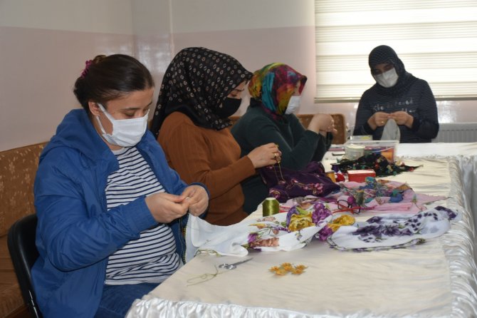 Gittiği iğne oyası kursu sayesinde kanseri yendi