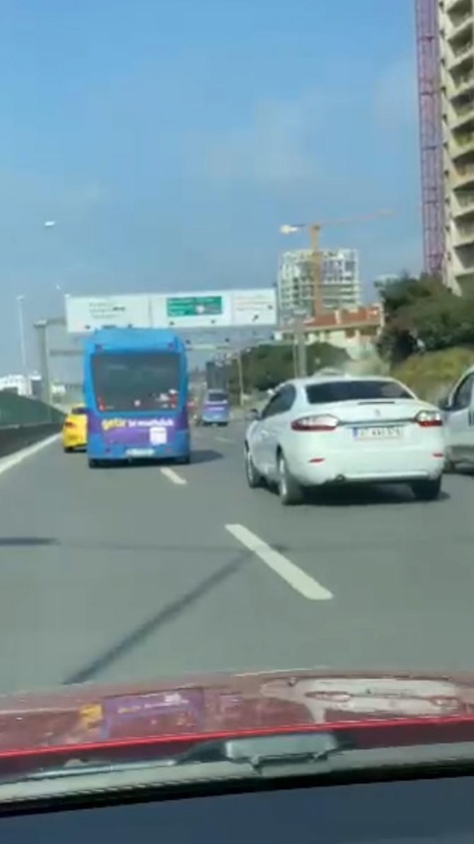 Herkesin canını tehlikeye attı! Trafik magandası iş başında