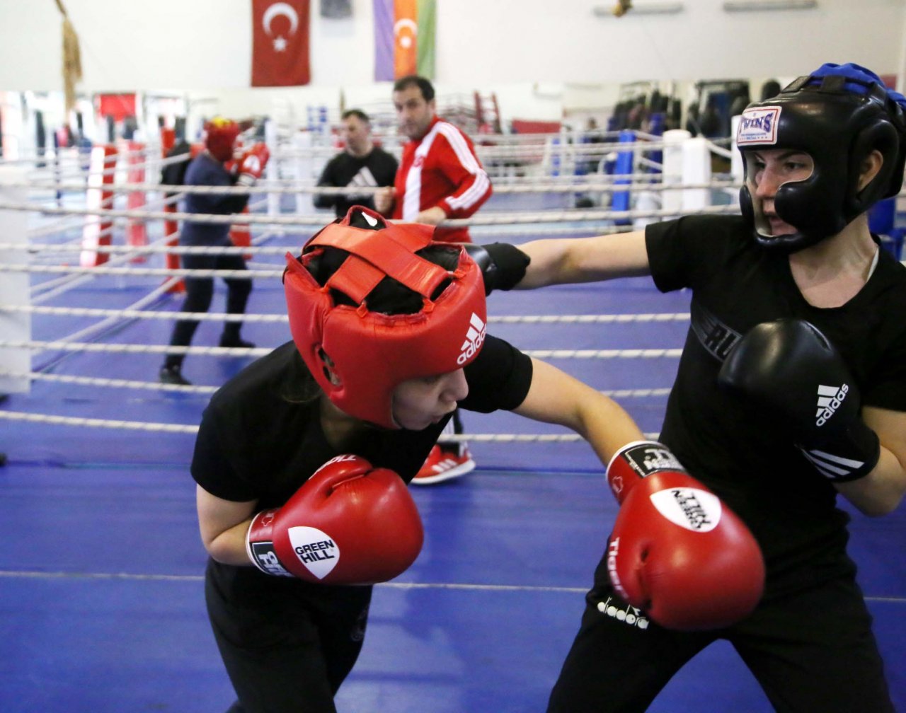 Kadın Boksörler, Dünya Turnuvası'ndan 5 madalya ile dönmeyi hedefliyor