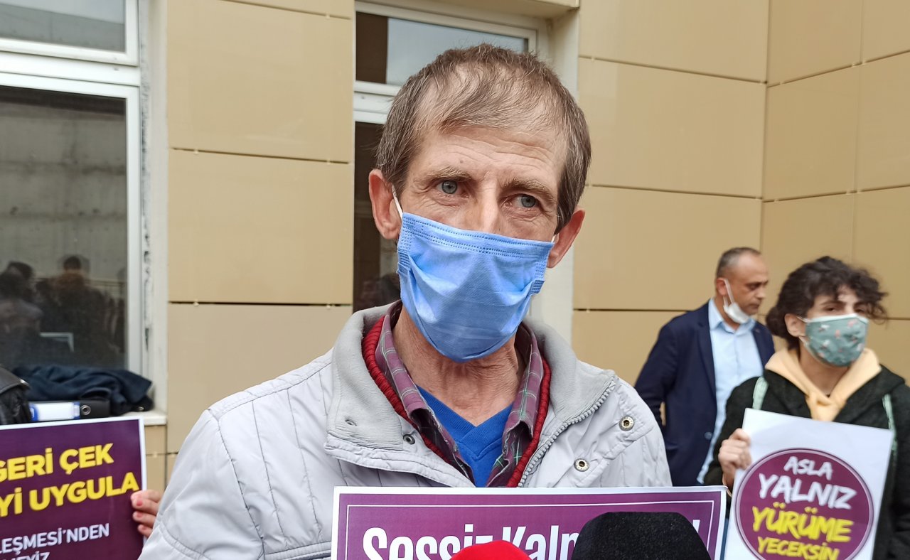 Kadın cinayeti suçuyla tutuklanan zanlının duruşmada aileye başsağlığı dilemesi tepki topladı